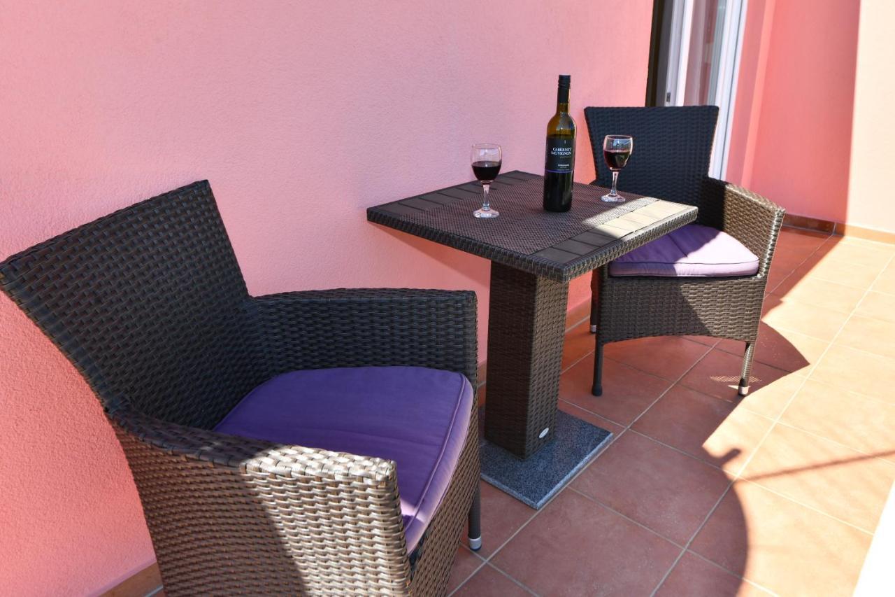 Apartments Villa Miranda Vodice Eksteriør bilde