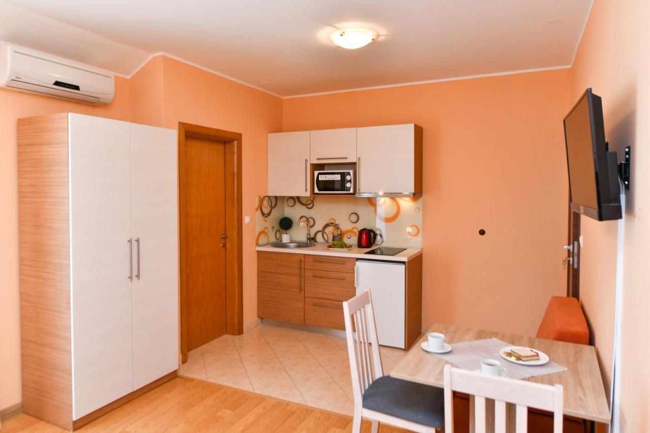 Apartments Villa Miranda Vodice Eksteriør bilde