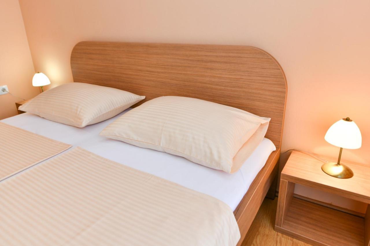 Apartments Villa Miranda Vodice Eksteriør bilde