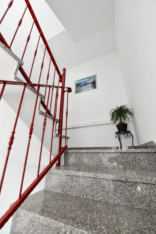 Apartments Villa Miranda Vodice Eksteriør bilde