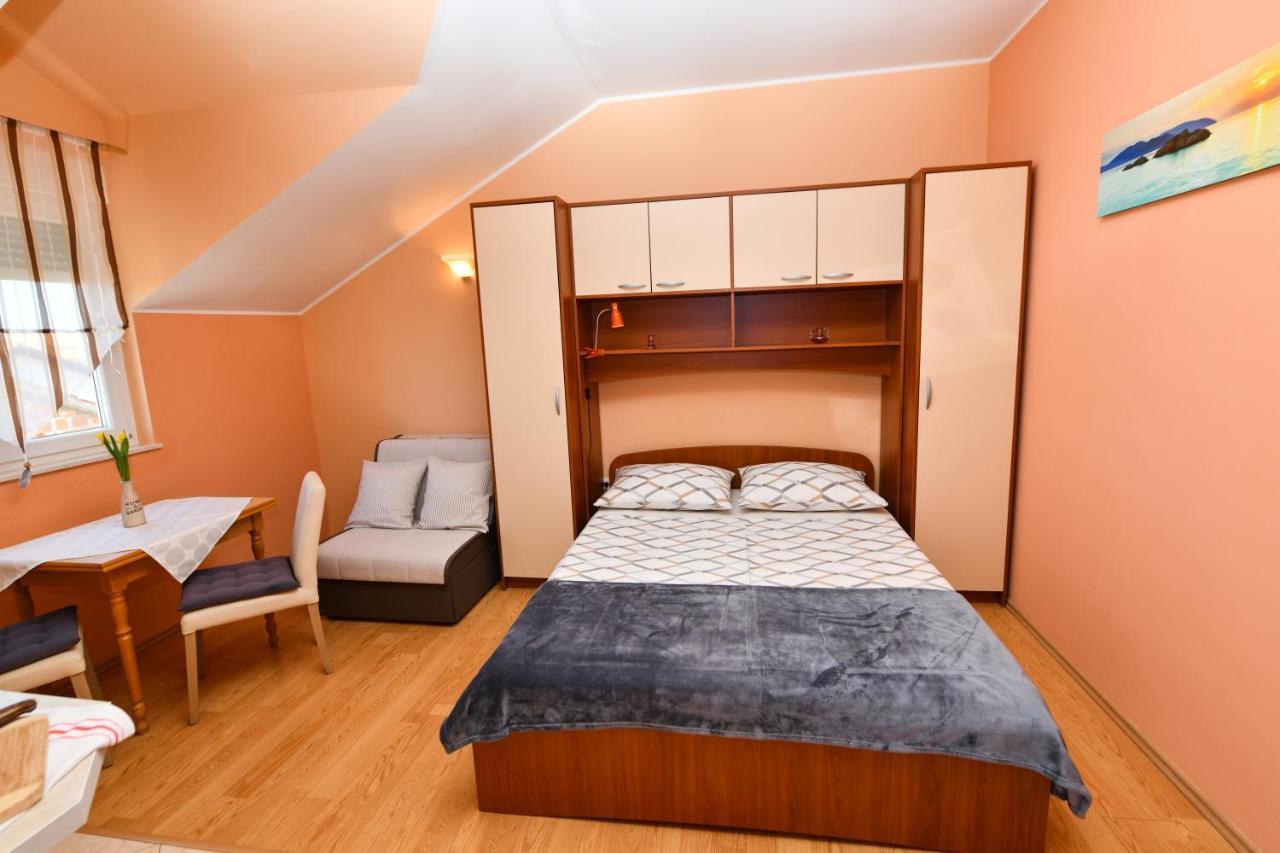Apartments Villa Miranda Vodice Eksteriør bilde