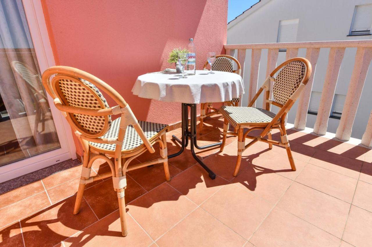 Apartments Villa Miranda Vodice Eksteriør bilde