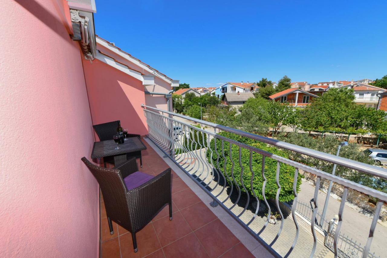 Apartments Villa Miranda Vodice Eksteriør bilde