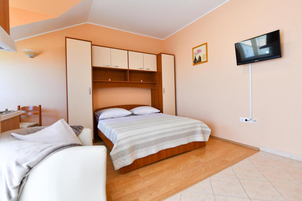 Apartments Villa Miranda Vodice Eksteriør bilde