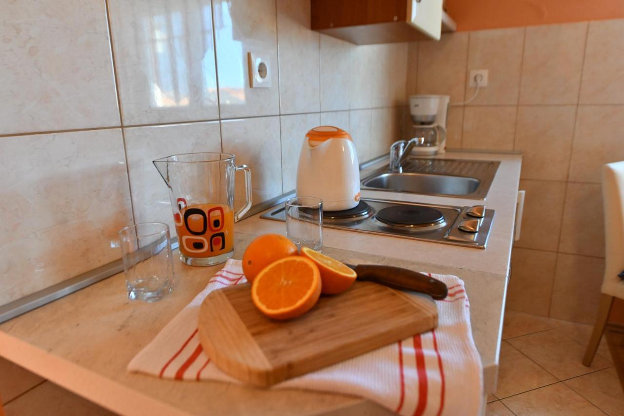 Apartments Villa Miranda Vodice Eksteriør bilde