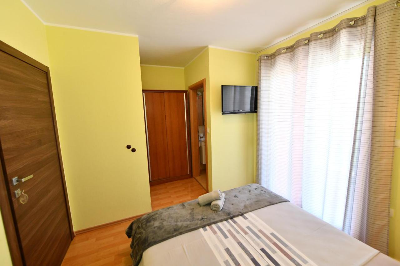 Apartments Villa Miranda Vodice Eksteriør bilde