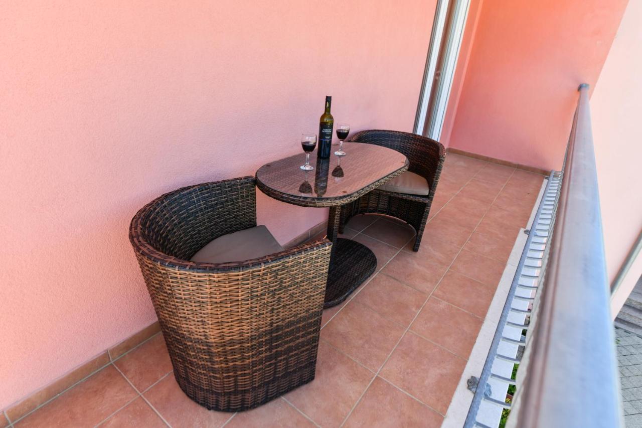 Apartments Villa Miranda Vodice Eksteriør bilde