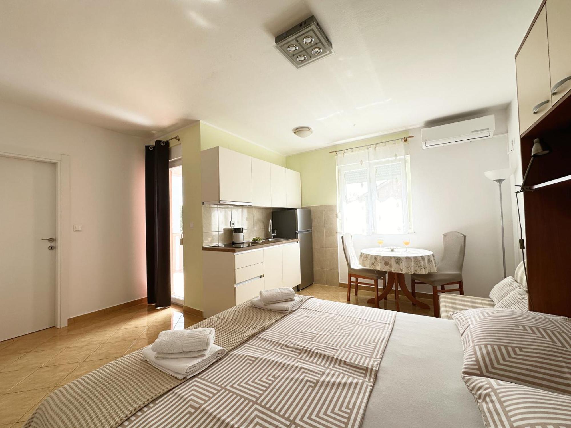 Apartments Villa Miranda Vodice Eksteriør bilde