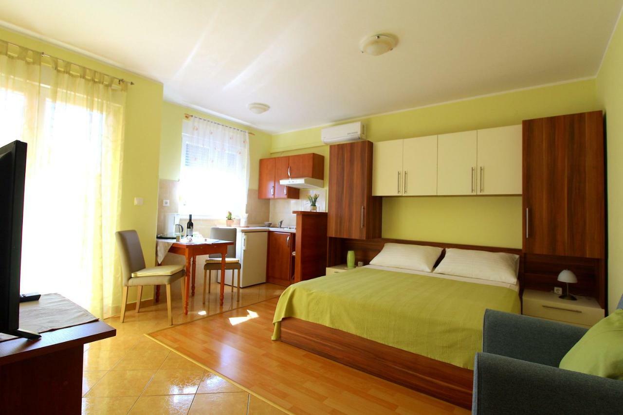 Apartments Villa Miranda Vodice Eksteriør bilde